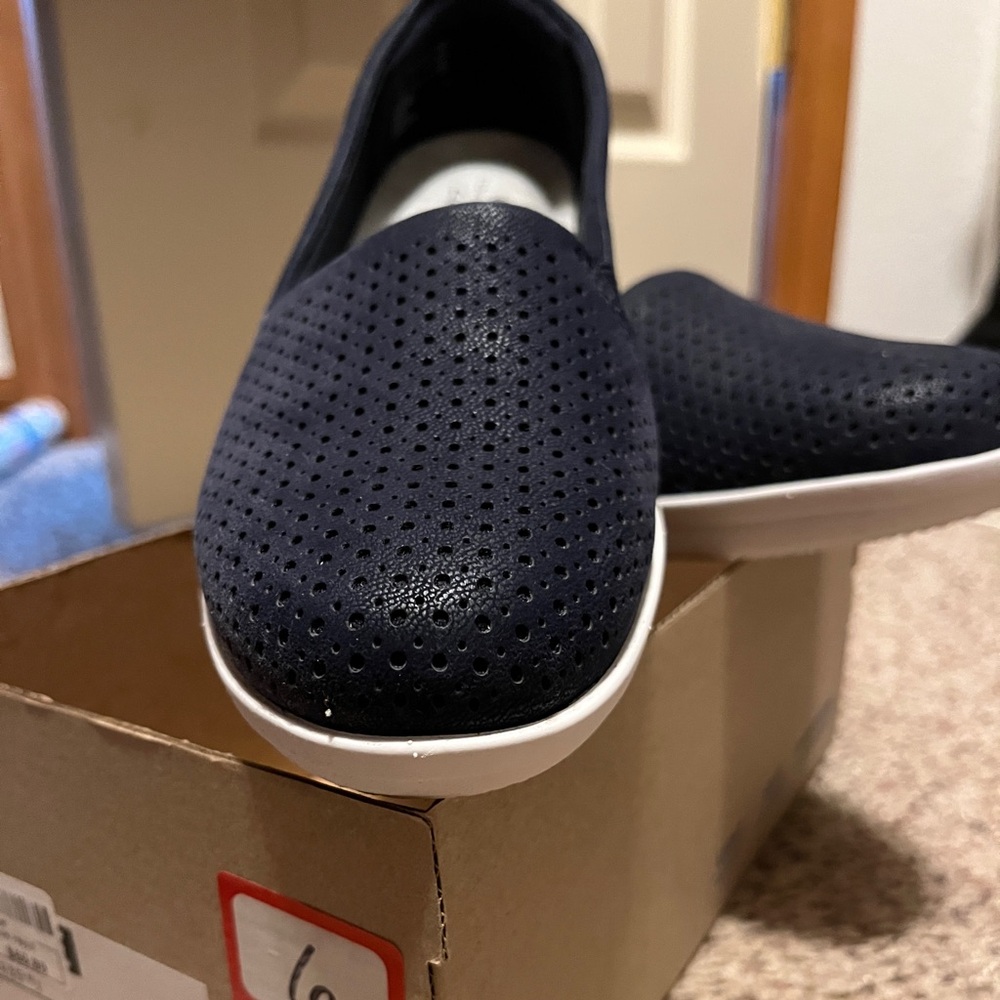 Cloudsteppers by Clarks Blue and White Flats Lightweight Breathable
